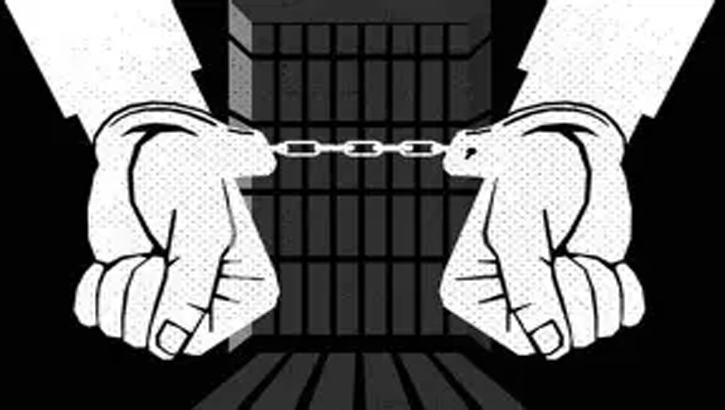 নওগাঁয় স্ত্রীকে পিটিয়ে হত্যা, স্বামী আটক